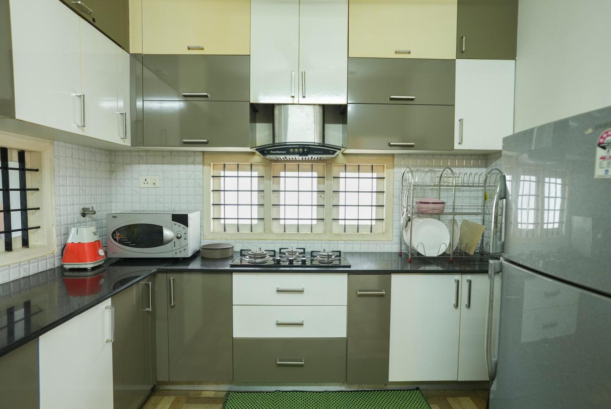Swapna Home Suites Недумбассері Екстер'єр фото