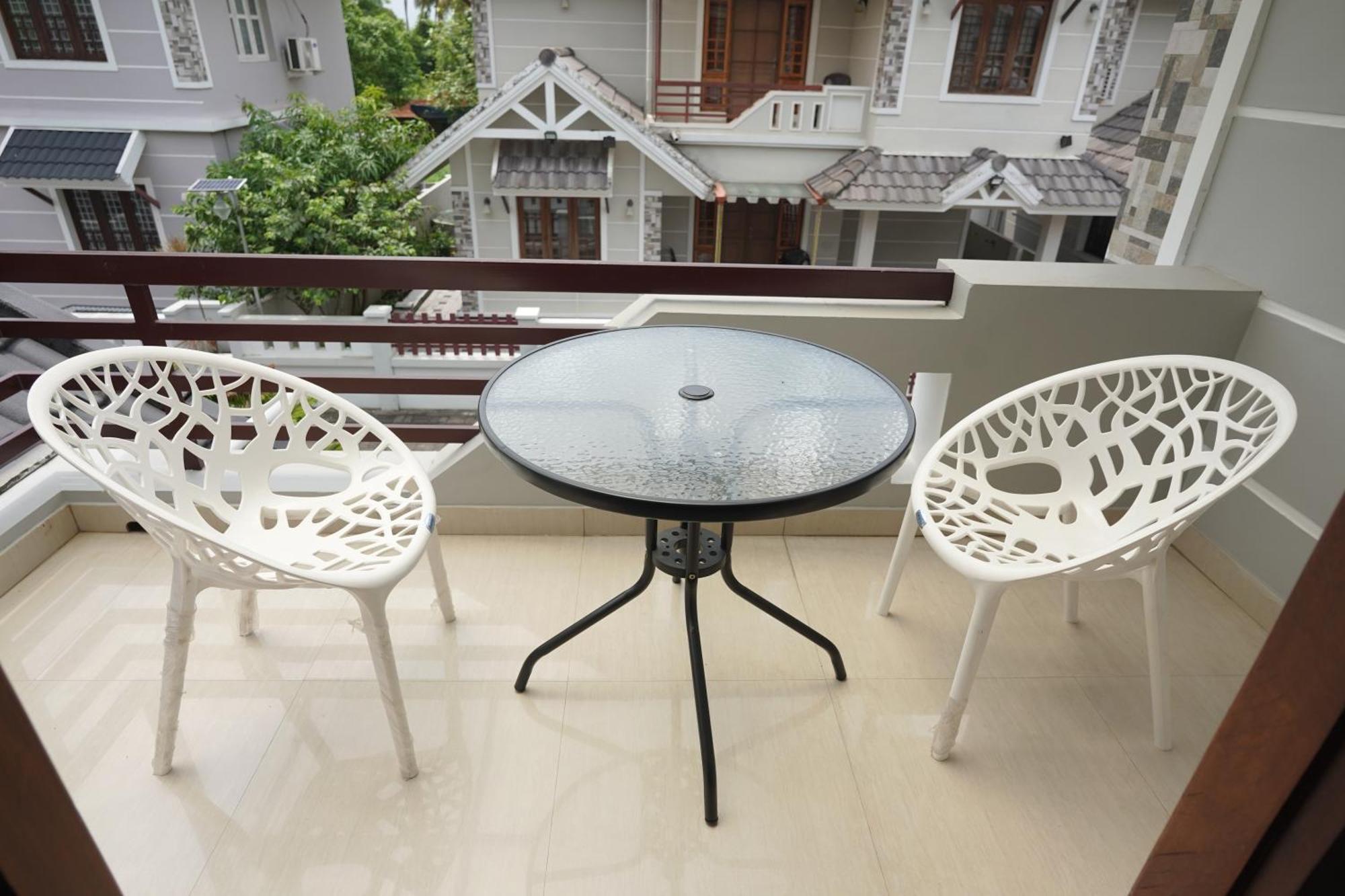 Swapna Home Suites Недумбассері Екстер'єр фото
