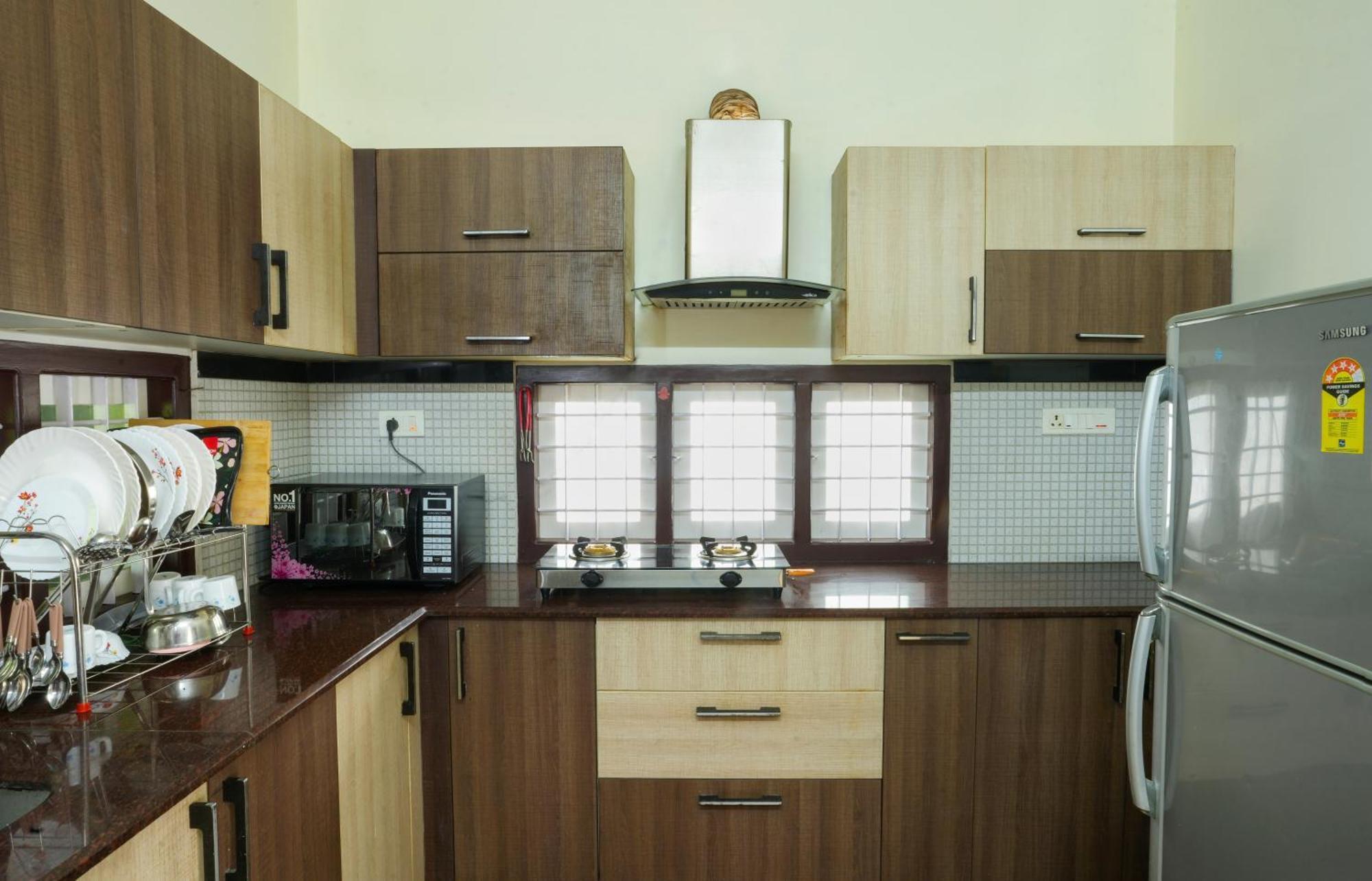 Swapna Home Suites Недумбассері Екстер'єр фото