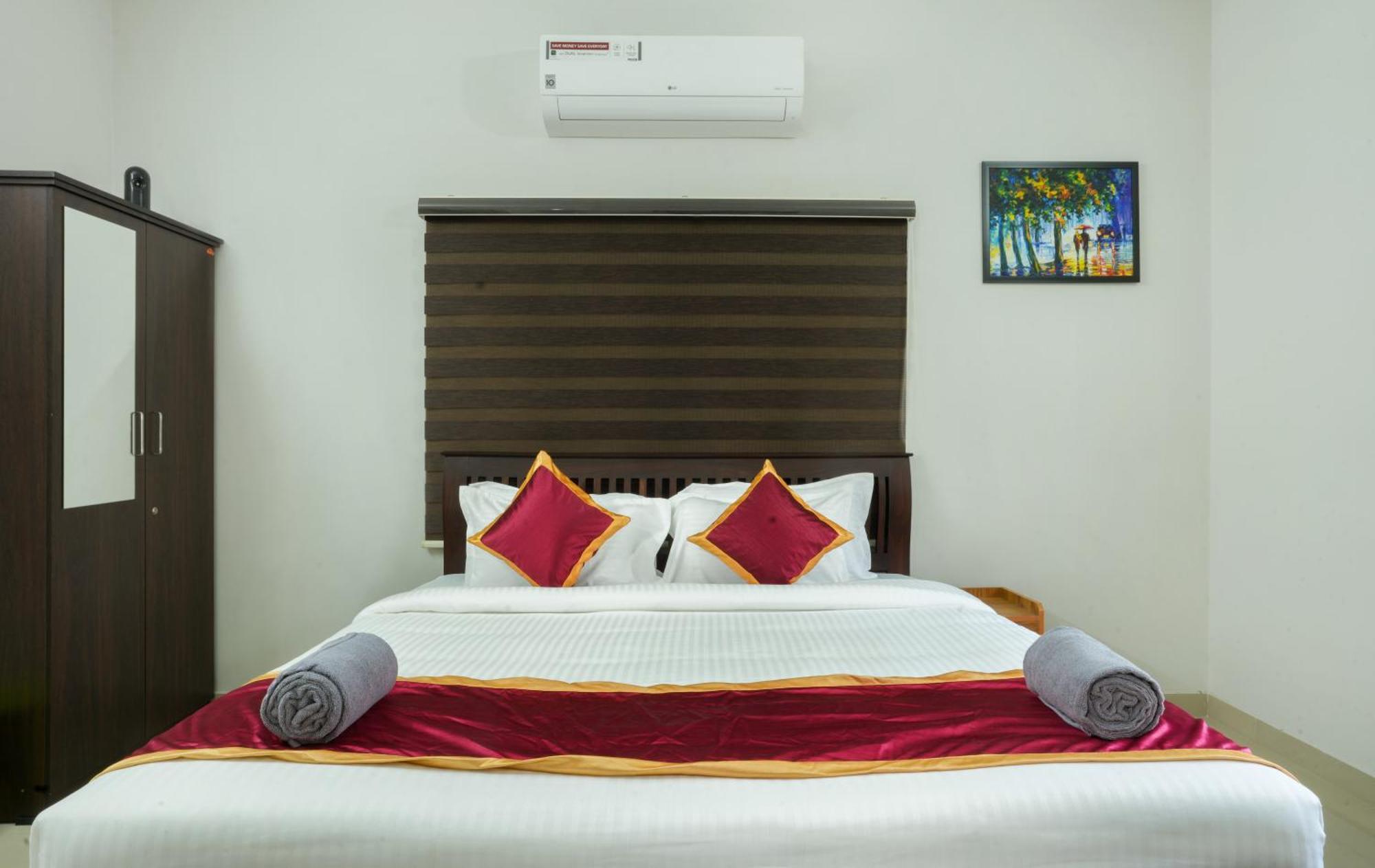 Swapna Home Suites Недумбассері Екстер'єр фото